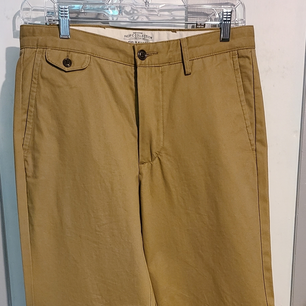 Dockers khakis